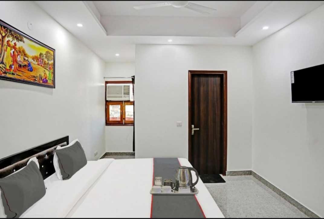 Hotel O K R Resdiancy Near Botanic Garden Of Indian Republic ノイダ エクステリア 写真