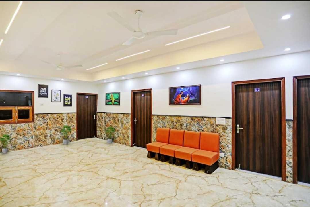 Hotel O K R Resdiancy Near Botanic Garden Of Indian Republic ノイダ エクステリア 写真