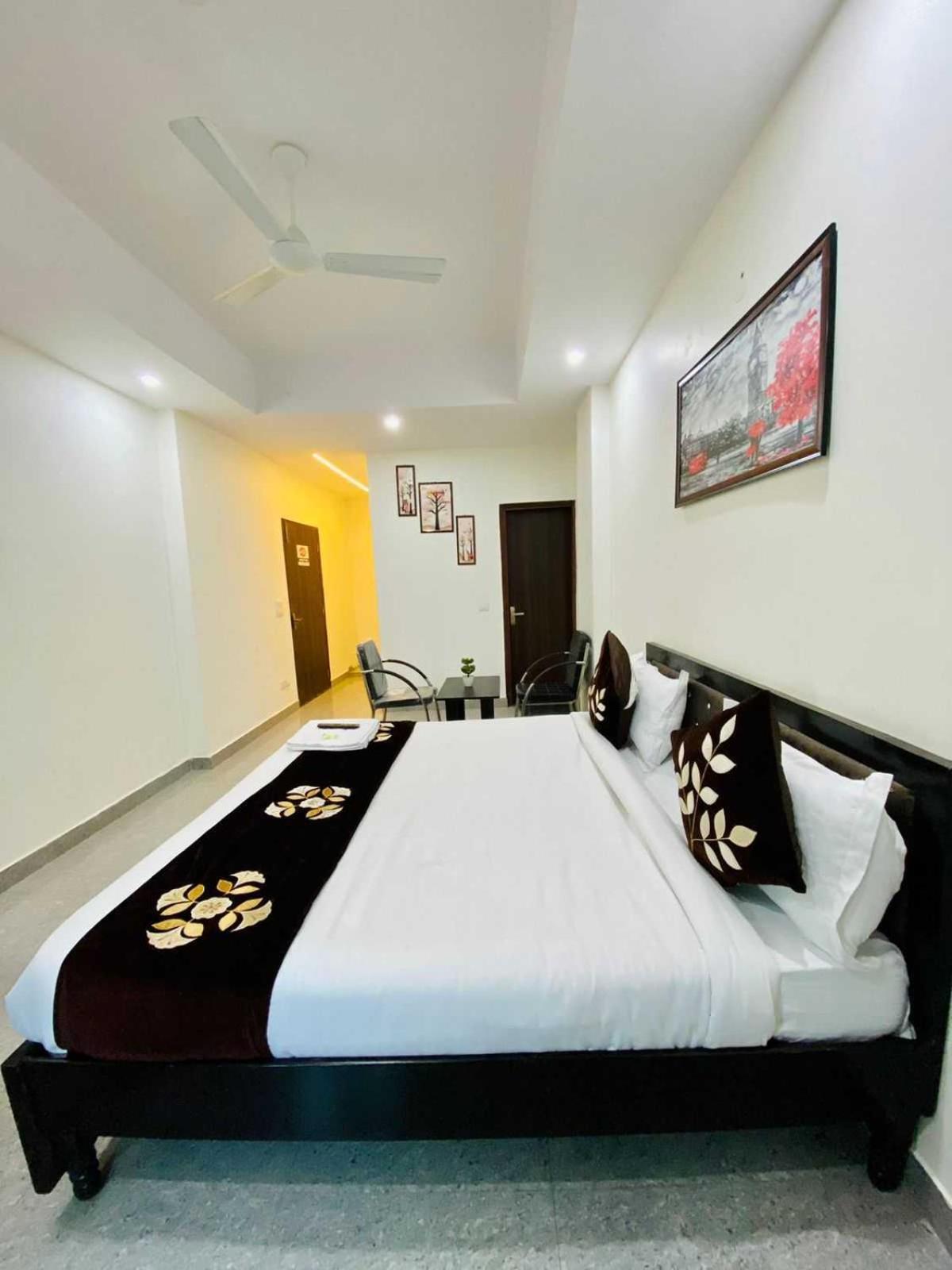 Hotel O K R Resdiancy Near Botanic Garden Of Indian Republic ノイダ エクステリア 写真