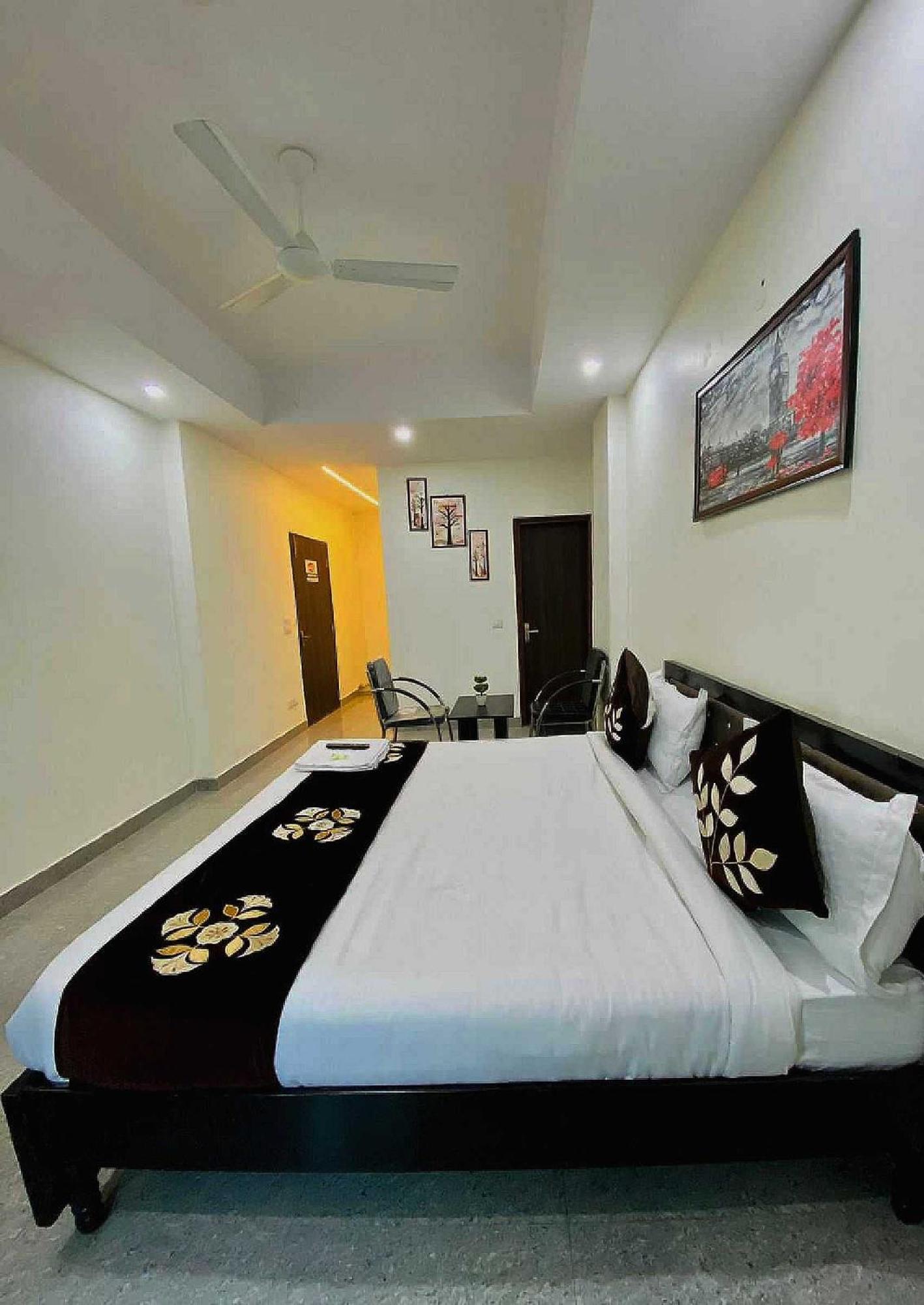 Hotel O K R Resdiancy Near Botanic Garden Of Indian Republic ノイダ エクステリア 写真